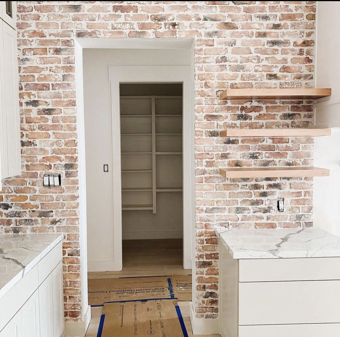 Old Chicago Rosse Thin Brick